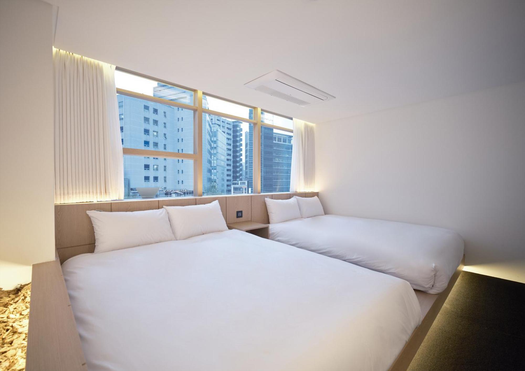 Uh Deoksugung Hotel *